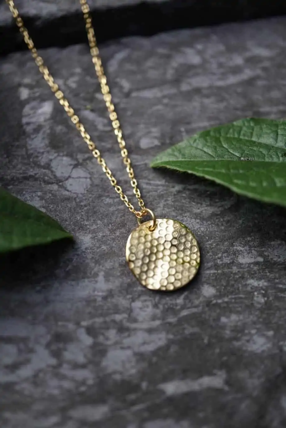 Gouden ketting met hanger 'Beehive' van Goud op Zilver