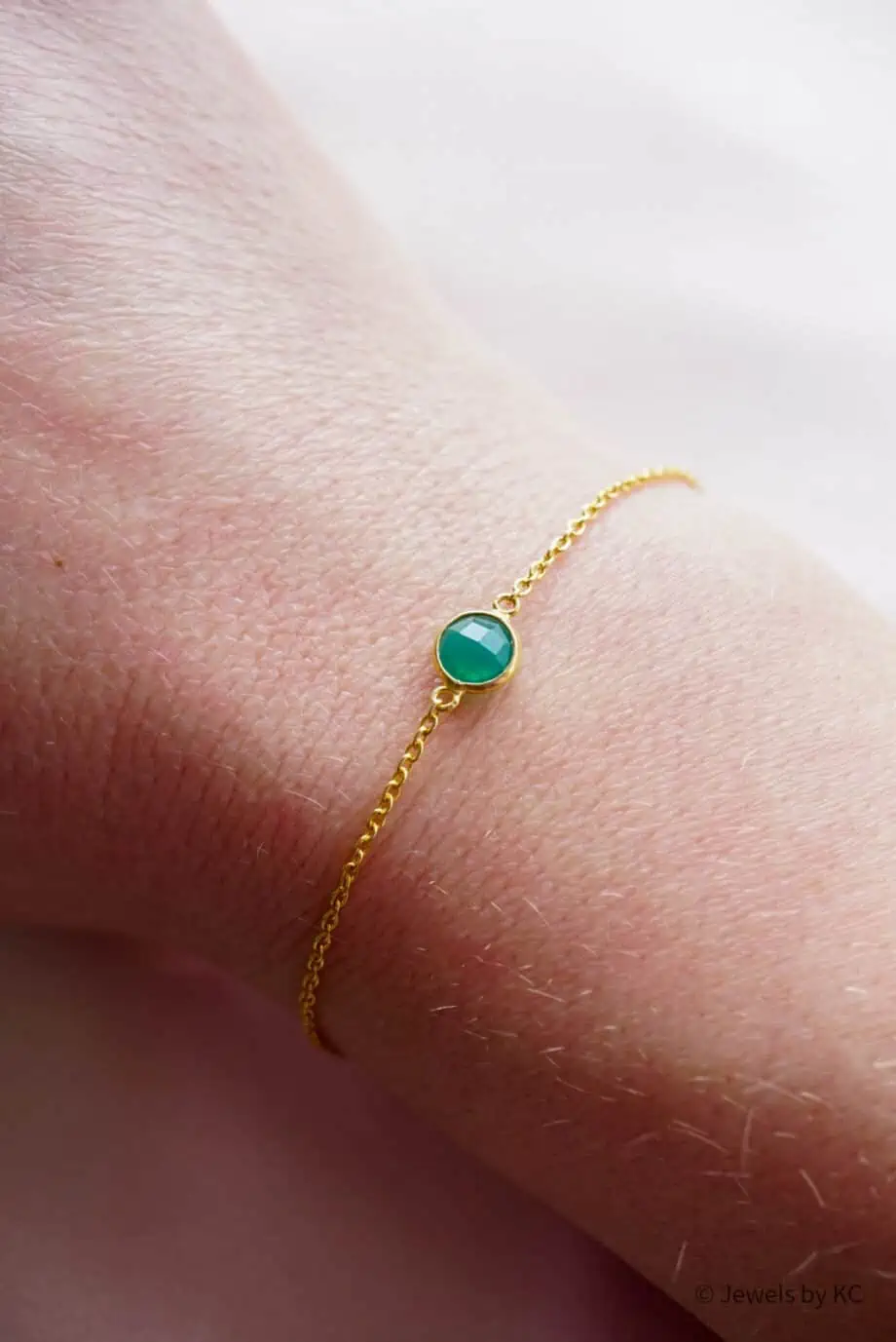 Gouden armband met groen Onyx edelsteentje van Goldplated Sterling Zilver