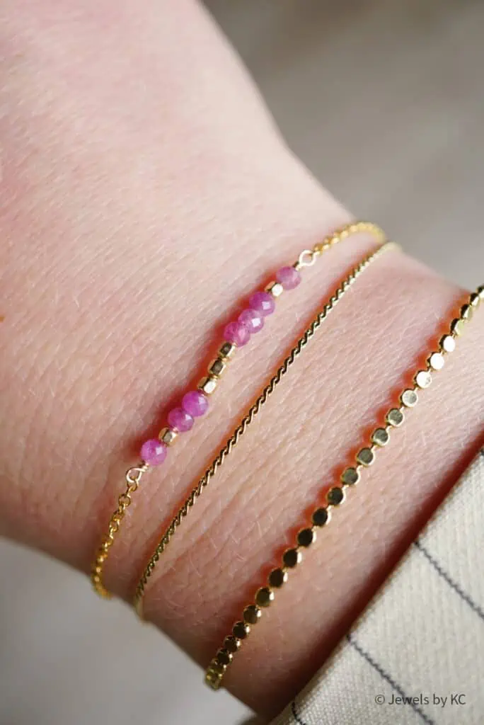 Gouden armband liefde in morse code met Robijn edelsteentjes van Gold filled Goud love