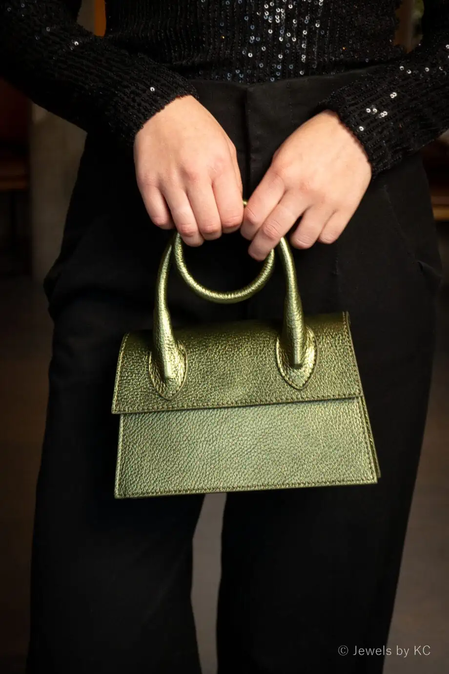 Groene dames handtas metallic leren designer tas Jacquemus Le Chiquito Noeud dupe look-a-like appeltjes groen gifgroen Melis replica leer