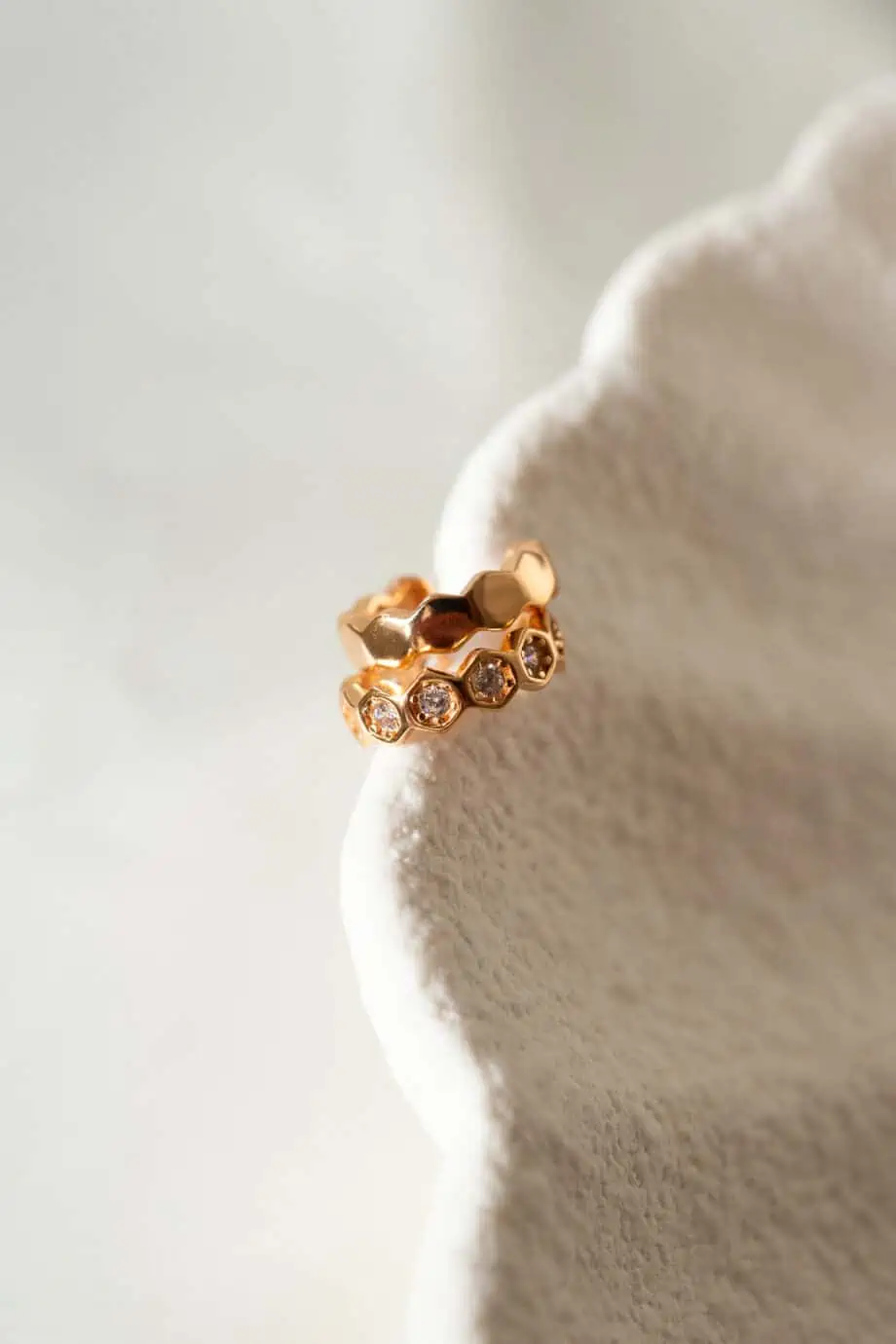 Gouden earcuff set met zirkonia rose champagne goud piercing zonder gaatje van Goud op Zilver