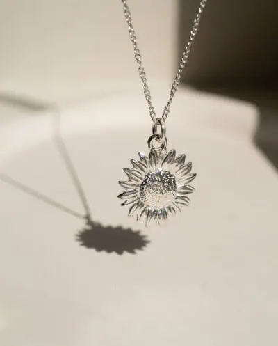 Zilveren bloem ketting met zonnebloem bloemetjes hanger kettinkje van Sterling Zilver