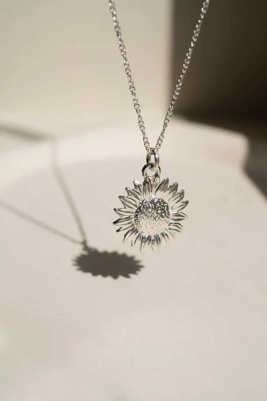 Zilveren bloem ketting met zonnebloem bloemetjes hanger kettinkje van Sterling Zilver