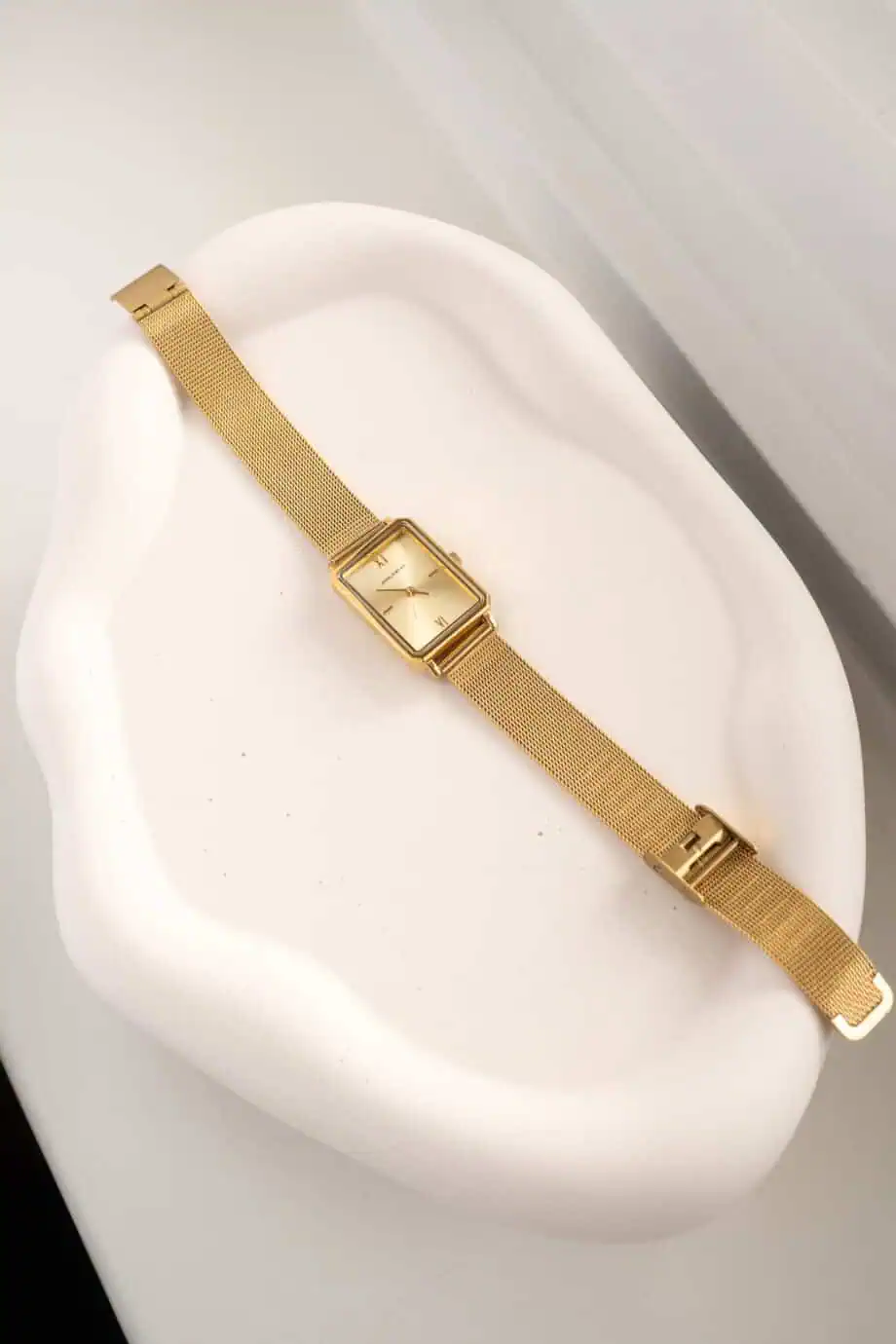 Gouden dames horloge goud vierkant wijzerplaat met mesh milanese bandje hartjes armbandje van Goud op zilver Stainless steel