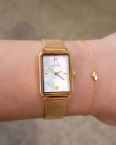 Gouden dames horloge parelmoer vierkant wijzerplaat met mesh milanese bandje hartjes armbandje van Goud op zilver Stainless steel