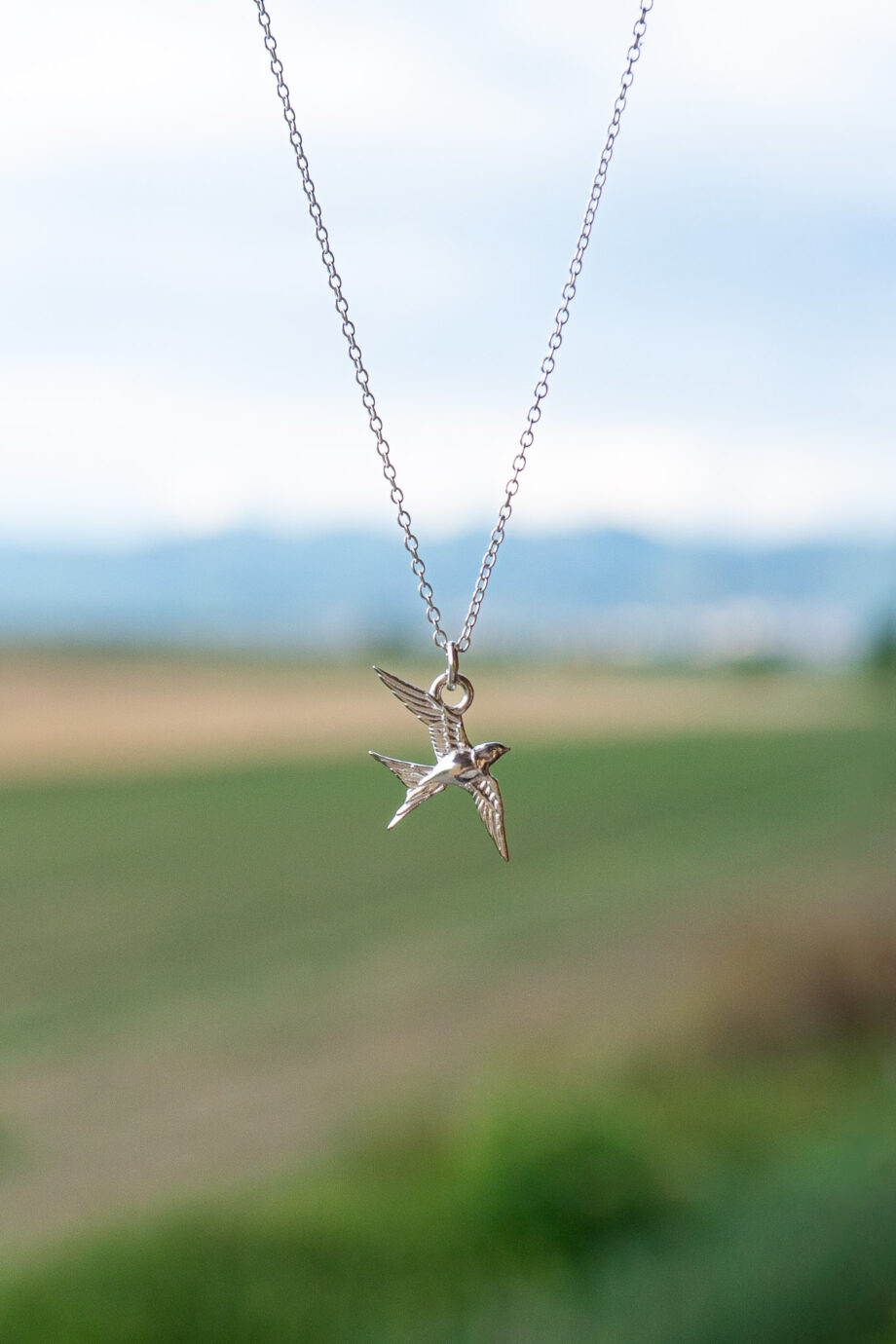 Zilveren zwaluw ketting met vogel hangertje zwaluwtje van Sterling zilver vogeltje