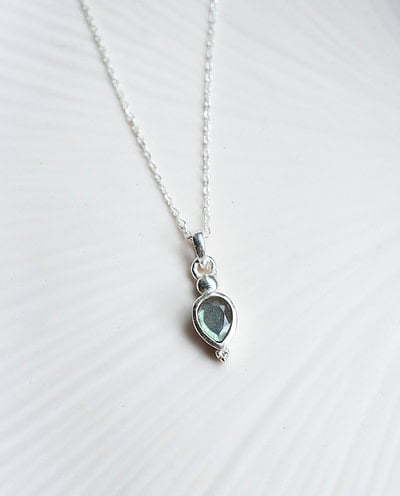 Zilveren ketting met labradoriet edelsteentje edelsteen hanger kettinkje blauw steentje labradorite van sterling zilver 1