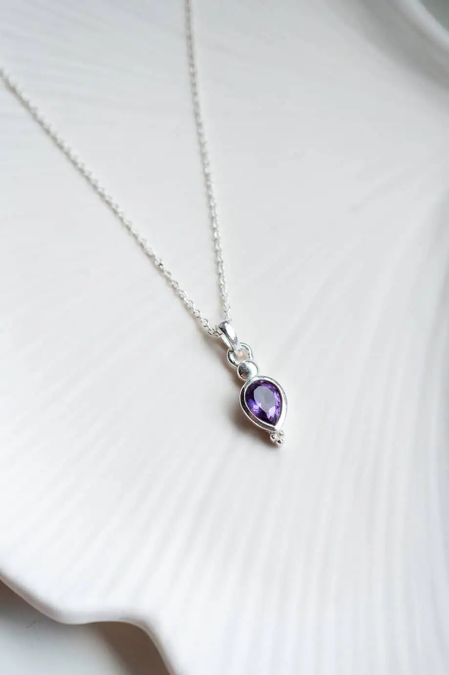 Zilveren ketting met paars edelsteentje amethist geboortesteen kettinkje februari paars steentje amethyst van sterling zilver