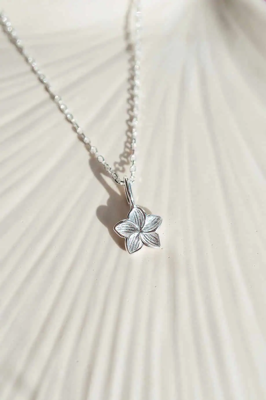 Zilveren ketting met bloem hanger van Sterling zilver kettingen Plumeria bloemetje bloemetjes ketting