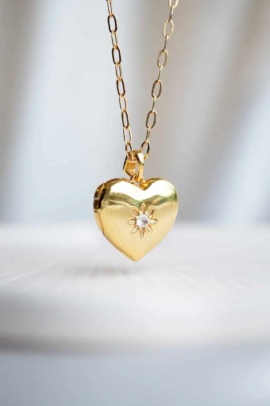 Gouden ketting met Hartje Medaillon Hanger - Foto Locket met Gravure - Gold filled Goud